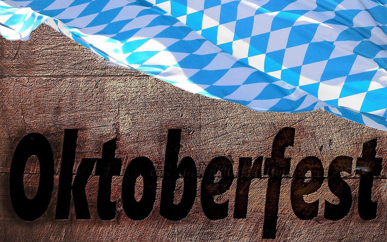 Wood Oktoberfest Flag Bavaria  - kalhh / Pixabay